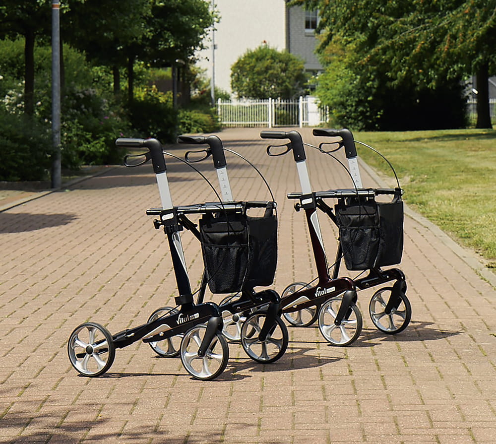 Rollator-vital-carbon-saphirblau-und-rubinrot-Web Rollator Russka Vital Carbon