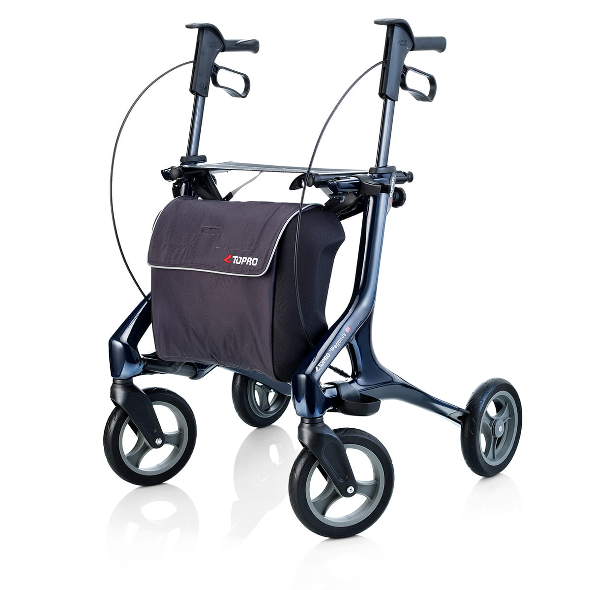 Seiten-/Frontansicht eines Rollators in der Farbe Blau mit schwarzer geschlossener Einkaufstasche, Modell Pegasus von Mobio