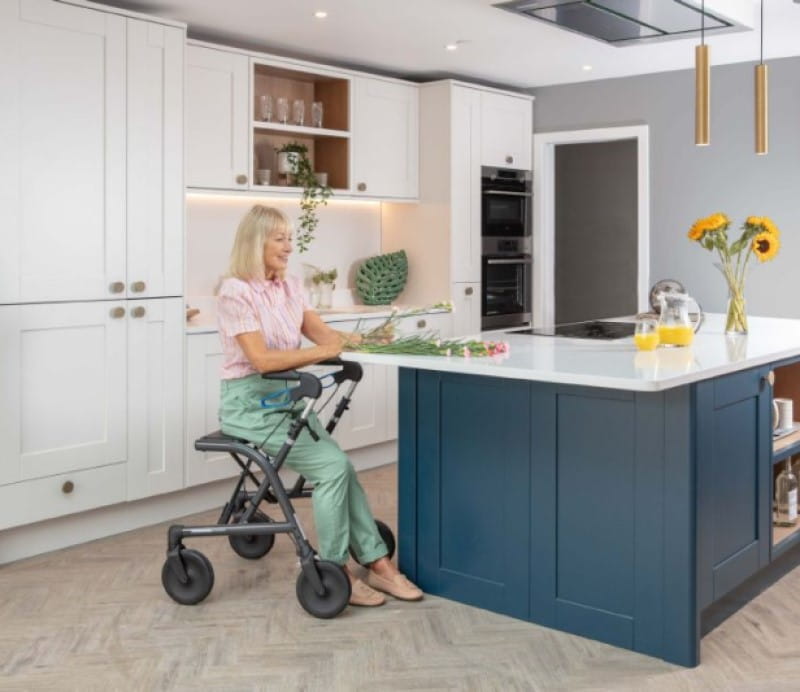Invacare Leichtgewichtrollator Dolomite Gloss Vorführware