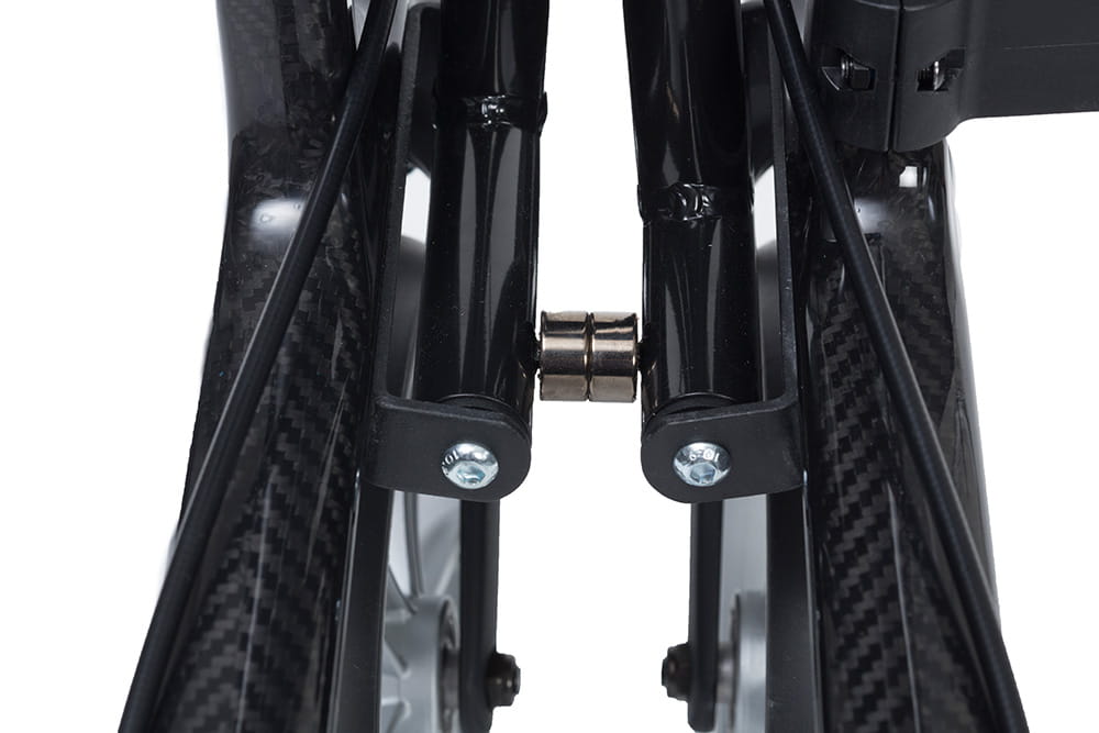 Rollator-vital-carbon-Detail-Faltsicherung-Web Russka Rollator Vital Carbon Plus