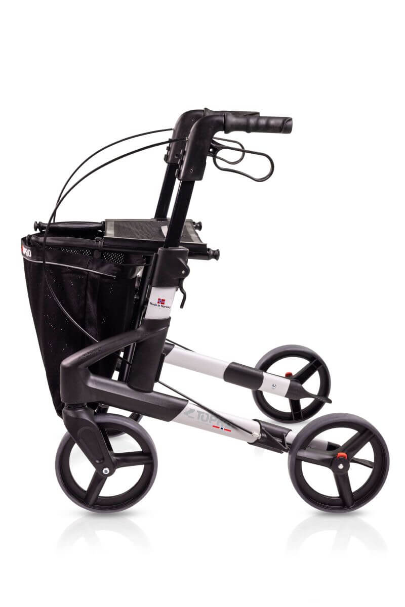 Modell Troja Black Series von Mobio, Seitenansicht eines Rollators in der Farbe Silber mit schwarzer Einkaufstasche