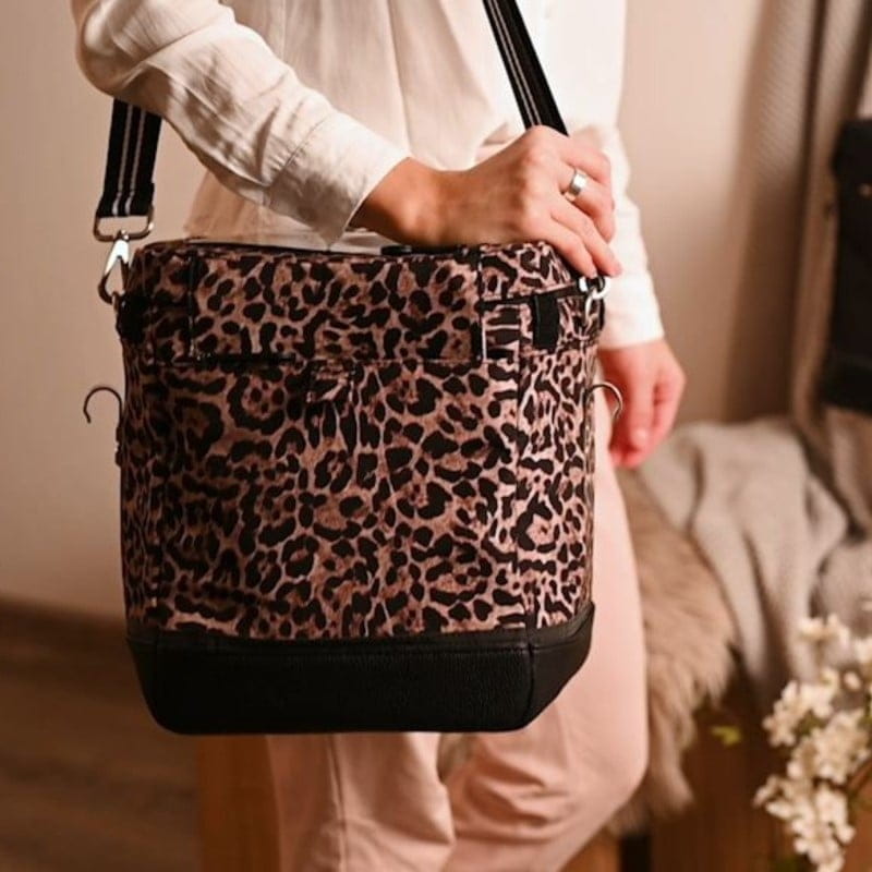 saljol-carbon-rollator-designertasche-jost-leopard-tagegurt Designertasche Jost für SALJOL Carbon Rollator
