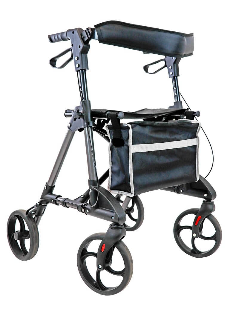 Seiten-/Frontansicht eines Rollators in der Farbe anthrazit mit Rückengurt und geschlossener schwarzer Tasche, Modell Omni von Trendmobil