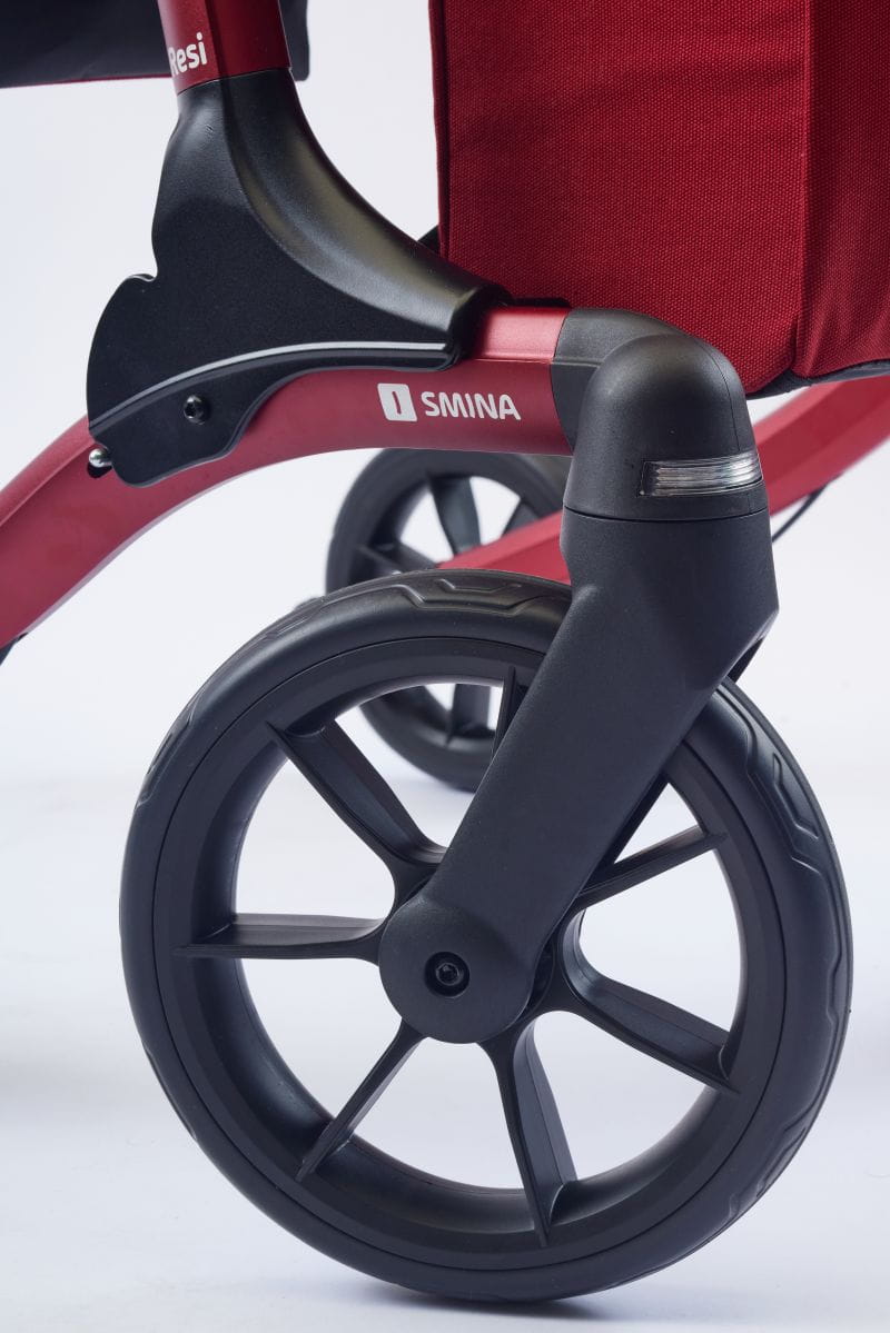 Seitenansicht eines Softreifens von dem SMINA Reise-Rollator Resi für den optimalen Komfort
