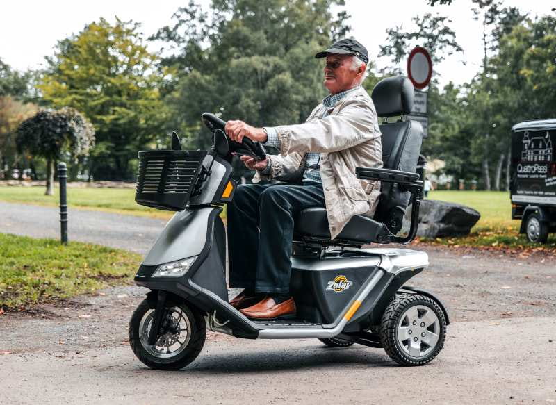 Pride-Mobility-Elektromobil-Zolar-1 Elektromobil Pride Mobility Zolar Vorführware 100 Ah